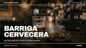 Barriga cervecera: caña de cerveza a medias y plato de aceitunas en la barra de un bar