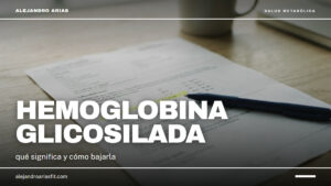 Hemoglobina glicosilada alta: analítica impresa con el valor de HbA1c subrayado y un bolígrafo encima